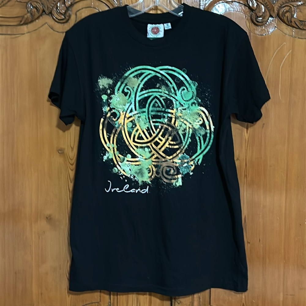 NEW Traditional Craft Wear Irish Celtic Knot Graphic Tee.  Medium